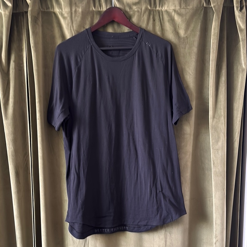Lululemon Athletica Black Short Sleeve T size XL